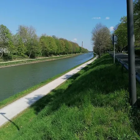 Haus Lupo Am Kanal